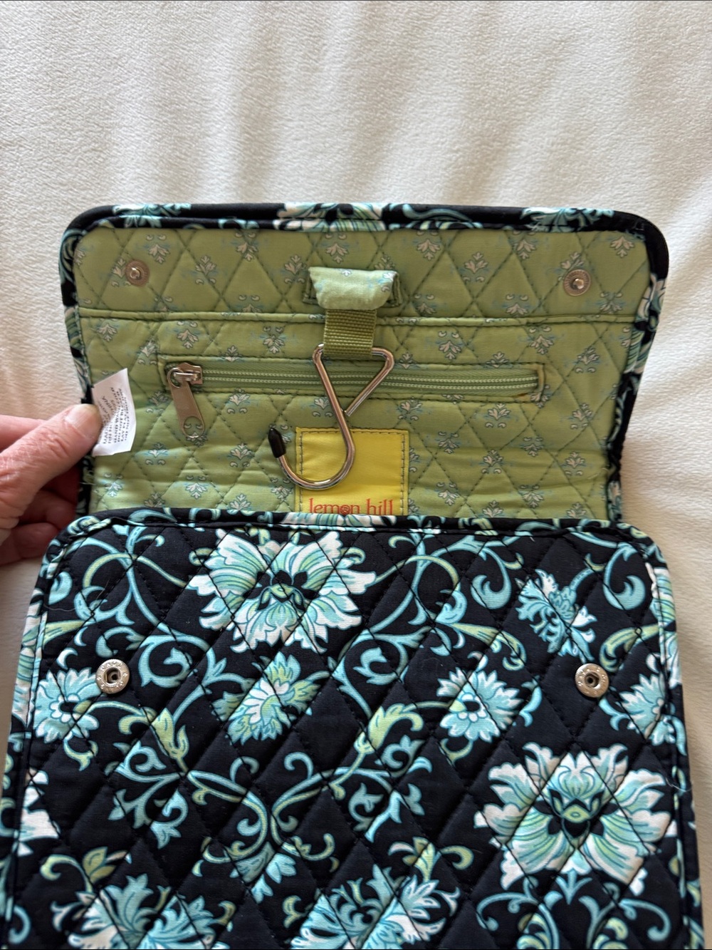 Lemon Hill Quilted Hanging Toiletry/ Cosmetic Bag Case - Picture 5 of 9